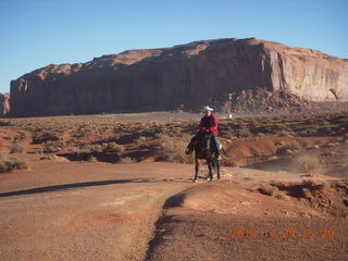 92 83q. Monument Valley tour - horseman