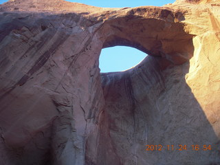 214 83q. Monument Valley tour - Sun's Eye arch