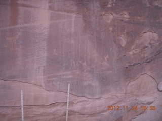 217 83q. Monument Valley tour - petroglyphs