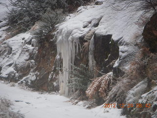 Zion National Park - cloudy, foggy Observation Point hike - icicles