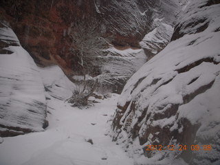 Zion National Park - cloudy, foggy Observation Point hike - Echo Canyon entrance