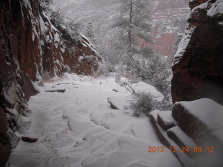 Zion National Park - cloudy, foggy Observation Point hike - Echo Canyon entrance