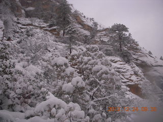 97 84q. Zion National Park - cloudy, foggy Observation Point hike