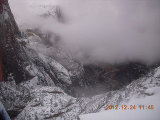 189 84q. Zion National Park - cloudy, foggy Observation Point hike