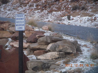 private drive protected by mountain lions - Chinle trailhead area