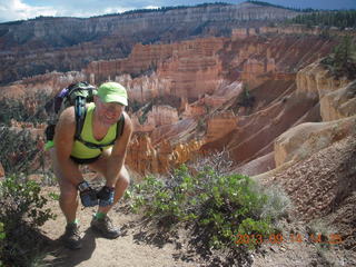 2058 8de. Bryce Canyon hike - Adam