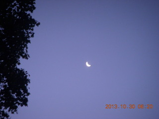 10 8ew. London run - sky with moon