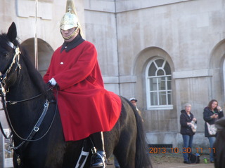 104 8ew. London tour - changing of a horse guard