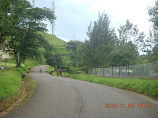 129 8f6. Uganda - Tooro Botanical Garden - walk back to hotel