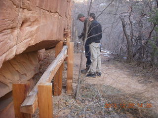 187 8gu. Zion National Park drive - petroglyphs - Brian