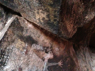 Cave Valley hike - second cave - petroglyphs