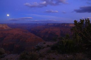 red moonrise in Globe, Arizona