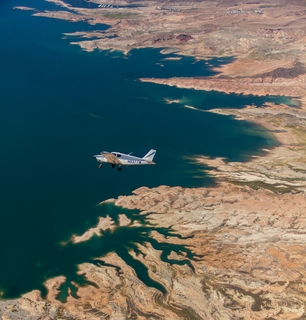 1320 8hn. N8377W in flight over Valley of Fire