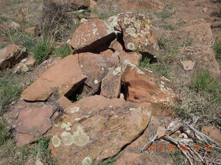 Canyon de Chelly - Spider Rock hike - lichen covered rocks