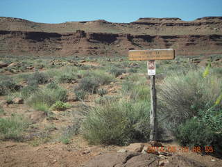 113 8mf. White Rim Road drive - Lathrop trailhead