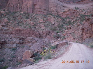 Canyonlands National Park - Shaefer switchbacks drive - mountain bicyclists