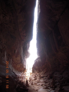 203 8mj. Canyonlands National Park - Needles - Elephant Hill + Chesler Park hike - slot or fissure - cairn farm