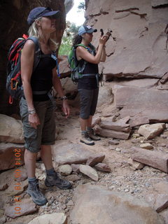 Canyonlands National Park - Needles - Elephant Hill + Chesler Park hike - other hikers