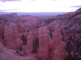 4 8ss. Bryce Canyon - sunrise at Fairyland viewpoint