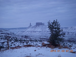 driving to Fisher Towers hike