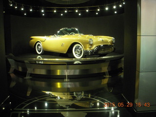 Gateway car museum - Oldsmobile F88 concept car 1954