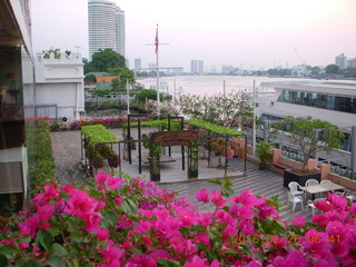 Bangkok - Royal River Hotel - flowers