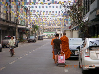 Bangkok run - monks