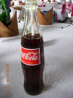 71 994. Indonesia - lunch at Borobudur - Coke
