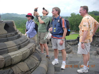 123 994. Indonesia - Borobudur temple - people