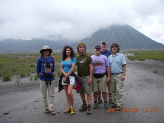 207 996. Indonesia - Mighty Mt. Bromo - Sea of Sand - group photo