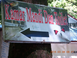 Indonesia - Bantimurung Water Park - toilet sign