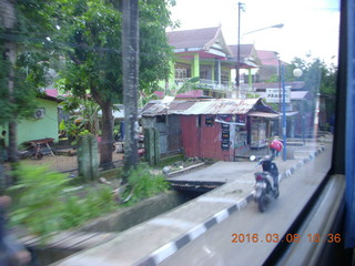 Indonesia - drive back - bridge to house