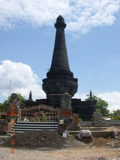 187 99d. Indonesia - Bali - temple at Klungkung - outside