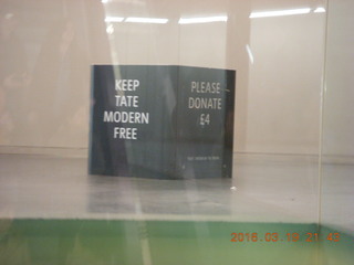 37 99k. London - Tate Modern - KEEP TATE MODERN FREE