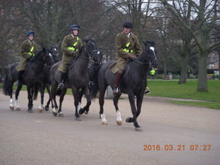 5 99m. London run - horses