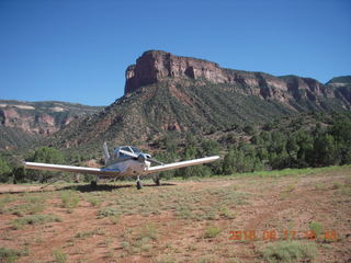 1648 9ch. Gateway Canyons airstrip - N8377W