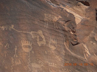 33 9cj. Zeb's dinosaur tour - rock art petroglypghs