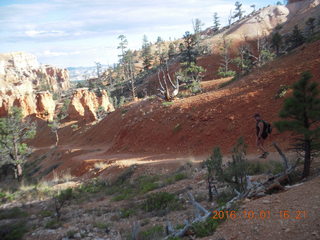 2987 9g1. Bryce Canyon - Fairyland hike - Adam