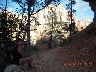 2994 9g1. Bryce Canyon - Fairyland hike - Adam sitting