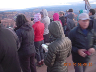 Bryce Canyon - Bryce Point sunrise - people