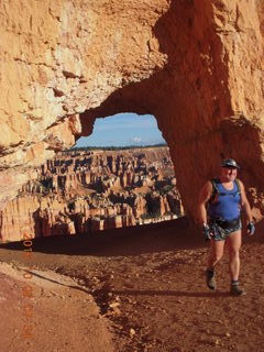 3004 9g2. Bryce Canyon - Bryce Point hike - Adam