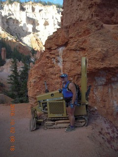 35 9g2. Bryce Canyon - Bryce Point hike - Adam and tractor