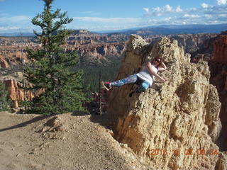 Bryce Canyon - Bryce Point hike - Ana M