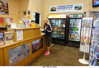 66 9sk. Page Airport - Kim in the store