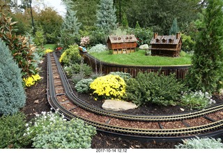 218 9ue. Longwood Gardens - model trains