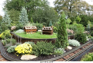 222 9ue. Longwood Gardens - model trains