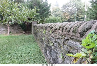 615 9uf. Betsy's yard and wall