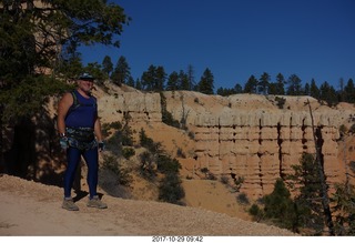 3140 9uv. Bryce Canyon National Park - Fairyland hike + Adam