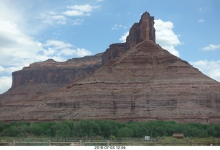 8 a03. drive from gateway to gallup