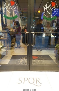 Alice's Restaurant?  Pizza place